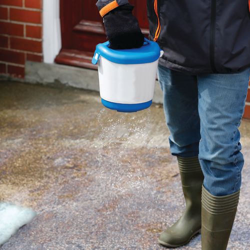 Winter Hand Held Salt Shaker Salt Spreaders Grit Bins & Salt
